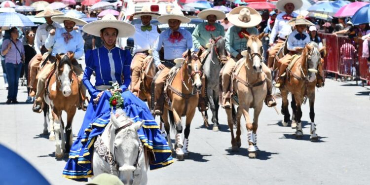 INICIA ACTIVIDADES DE LA FERIA DE HUAMANTLA 2024 CON LA GRAN CARRERA DE BURROS