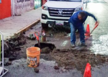 ATIENDE CAPAMH DE MANERA INMEDIATA FUGA EN LA CALLE ZARAGOZA DEL CENTRO DE HUAMANTLA