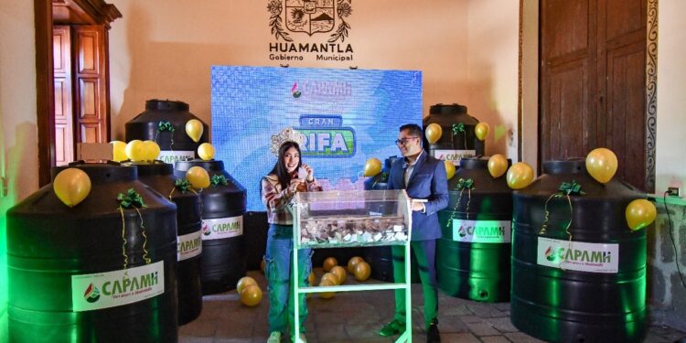 200 FAMILIAS GANARON TINACOS DE 1,200 LITROS EN RIFA DE LA CAPAMH