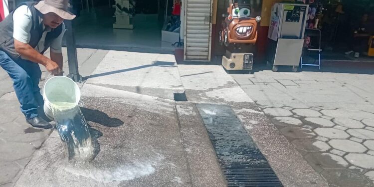 REALIZA CAPAMH ACCIONES DE LIMPIEZA Y DESAZOLVE EN ANDADOR SAN LUIS DE HUAMANTLA