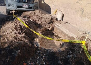 CAPAMH atiende fuga de agua en el barrio de San Lucas