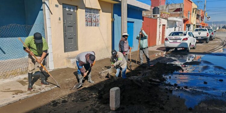 CAPAMH atiende fuga en calle Juárez Norte y suspende temporalmente operación del pozo Benito Juárez