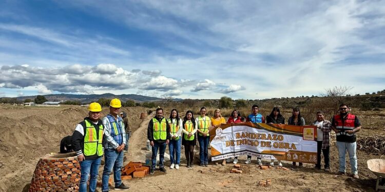 Arranca rehabilitación de línea de drenaje sanitario en la Comunidad de Nicolás Bravo.