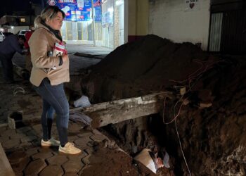 ATIENDE CAPAMH FUGA DE AGUA EN BOULEVARD CUAMANCO PARA GARANTIZAR EL SUMINISTRO