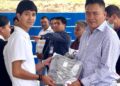 Entrega Filo Palafox uniformes gratuitos a estudiantes.