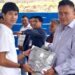 Entrega Filo Palafox uniformes gratuitos a estudiantes.