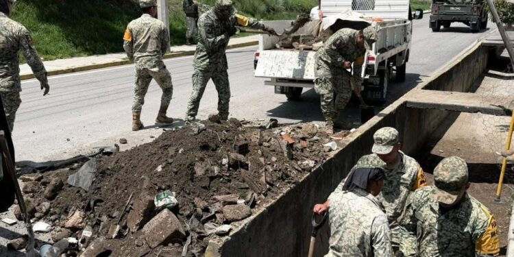 Reconoce Salvador Santos el apoyo de SEDENA y Guardia Nacional en labores preventivas y de limpieza en Huamantla