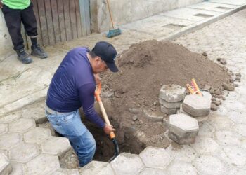 Personal operativo de CAPAMH continúa trabajando en distintos puntos del municipio, atendiendo reportes ciudadanos y realizando acciones para fortalecer la infraestructura hídrica y sanitaria de Huamantla.