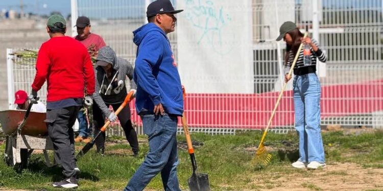 Encabeza Filo Palafox jornada de limpieza en el Complejo Deportivo.